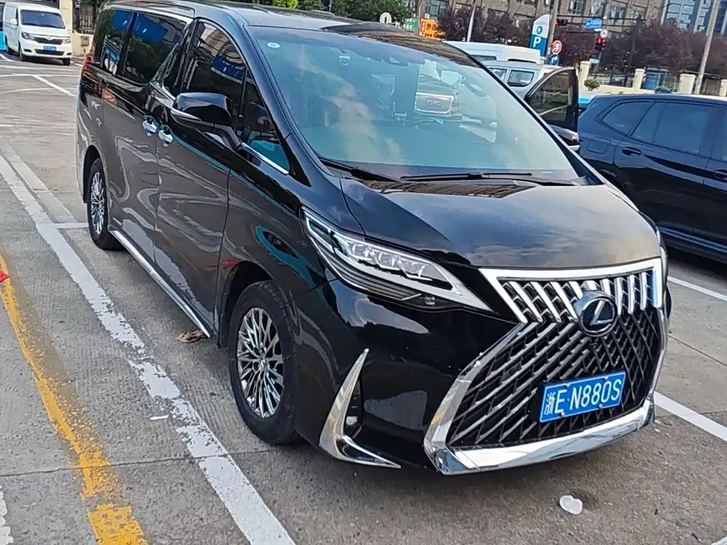 Lexus LM — миниатюра 3