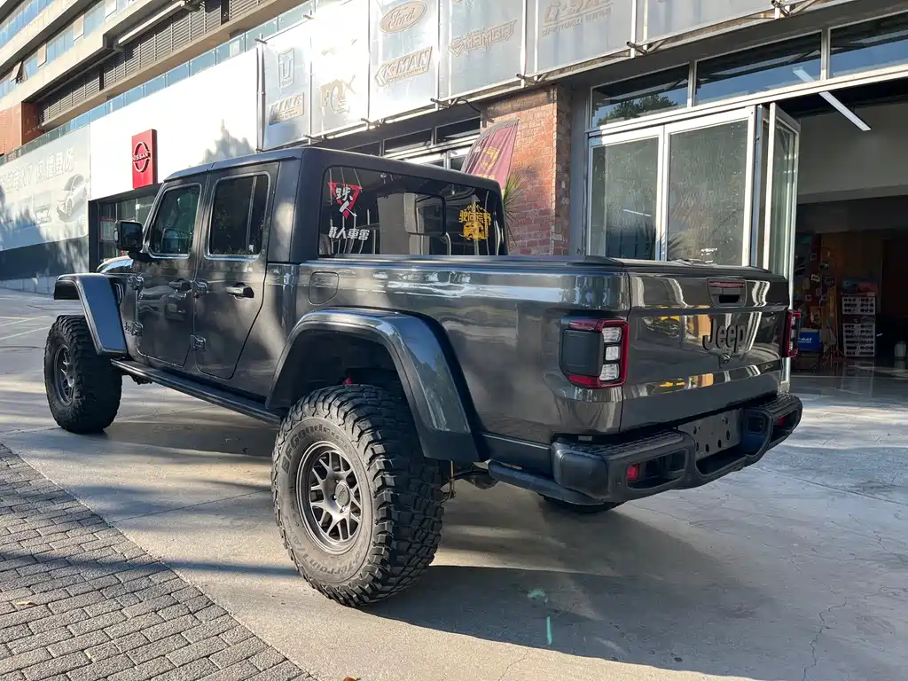 Jeep Gladiator — миниатюра 5