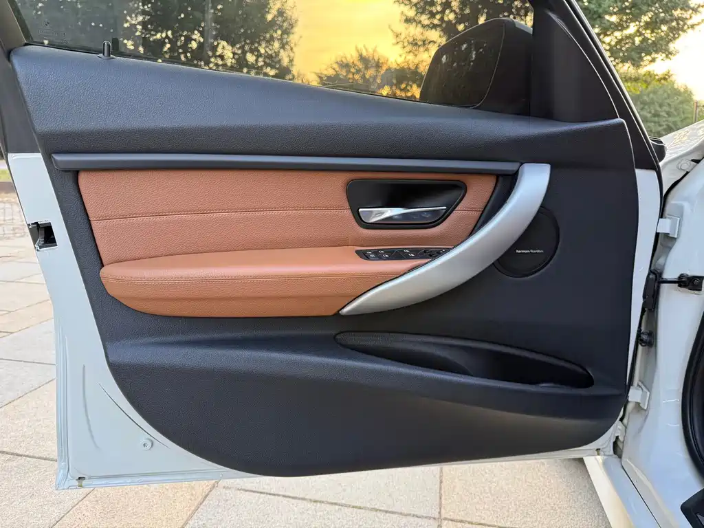 BMW 3 Series — миниатюра 14