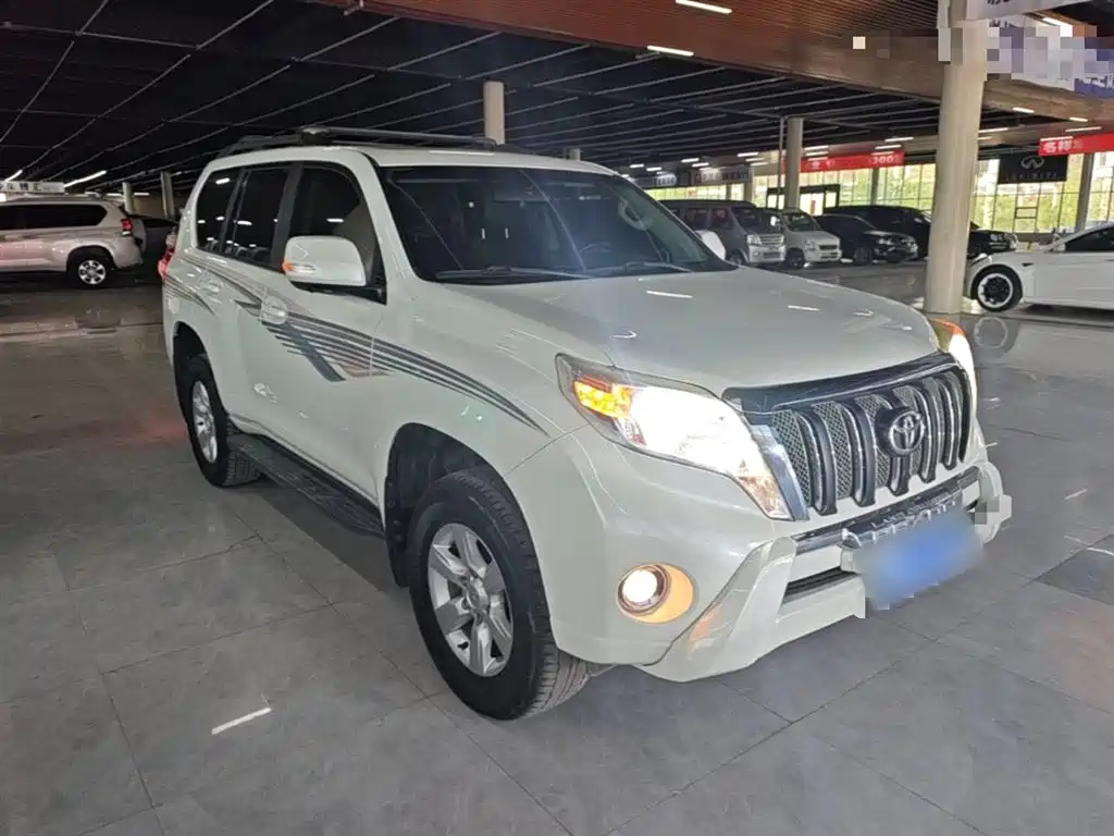 Toyota Land Cruiser Prado 2016 2.7L AT Standard