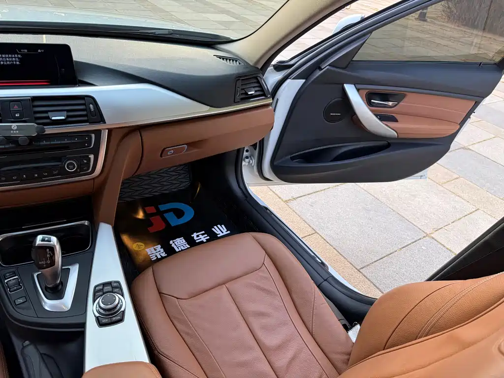 BMW 3 Series — миниатюра 22