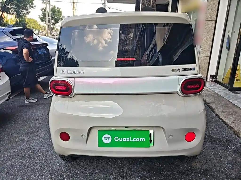Wuling MINIEV — миниатюра 6