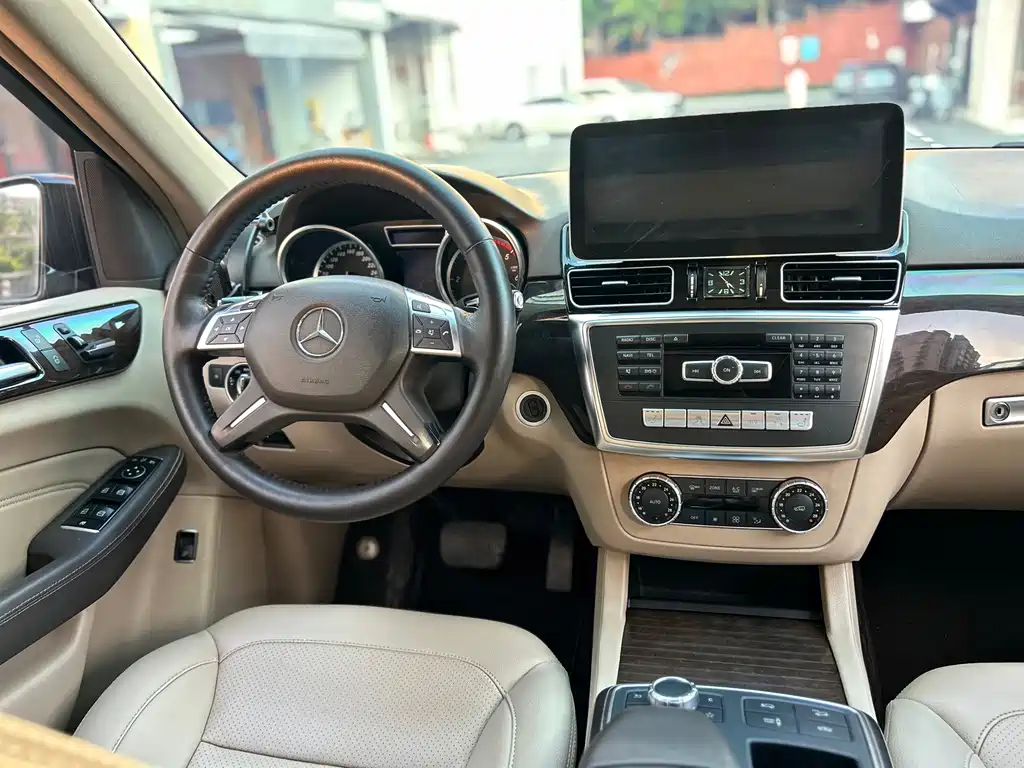 Mercedes-Benz M-Class — миниатюра 36