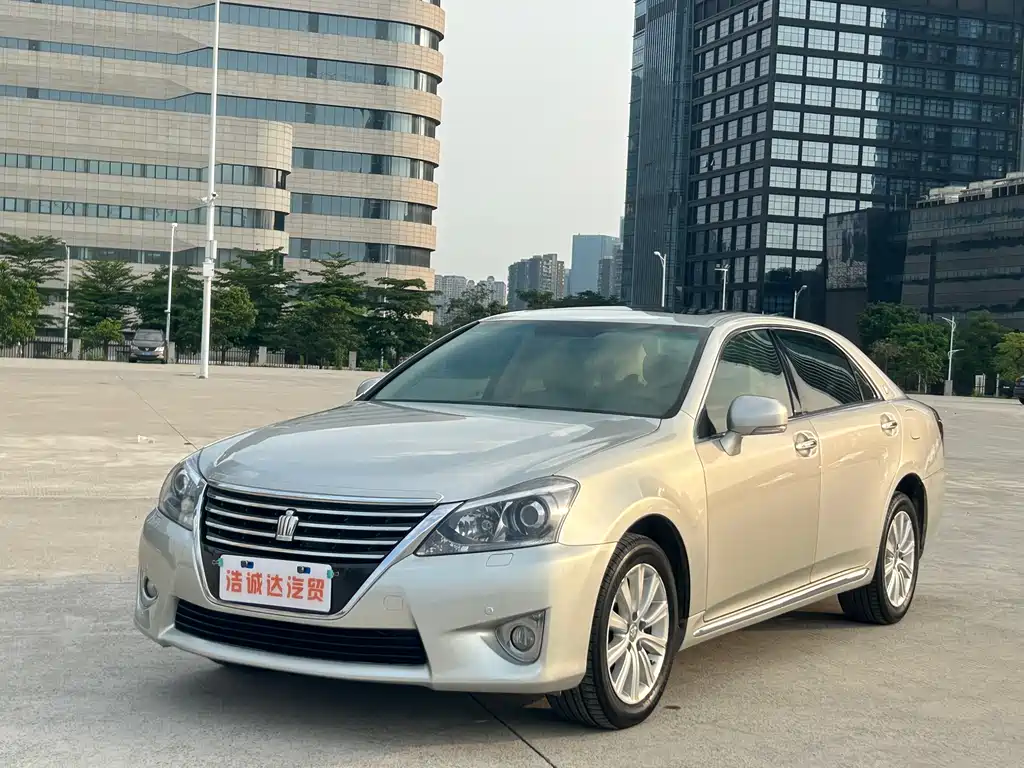 Toyota Crown 2012