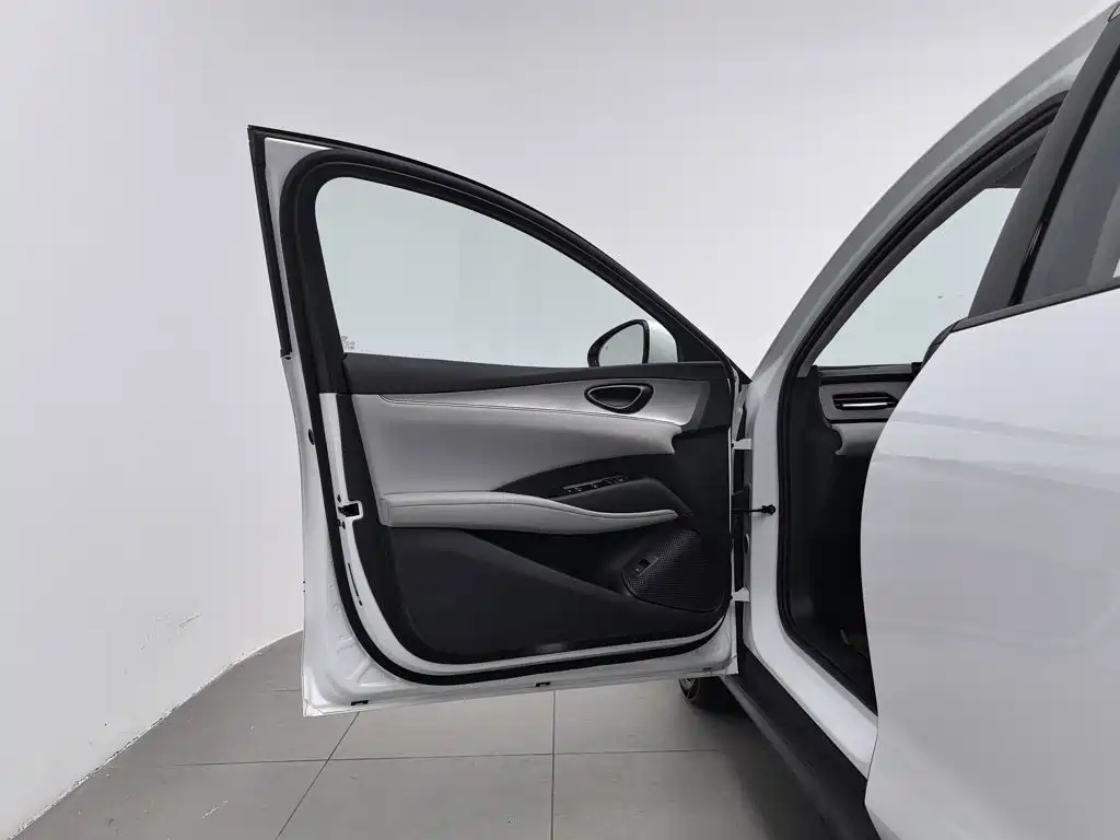BYD Seals 06 DM-i версия для путешествий — миниатюра 8