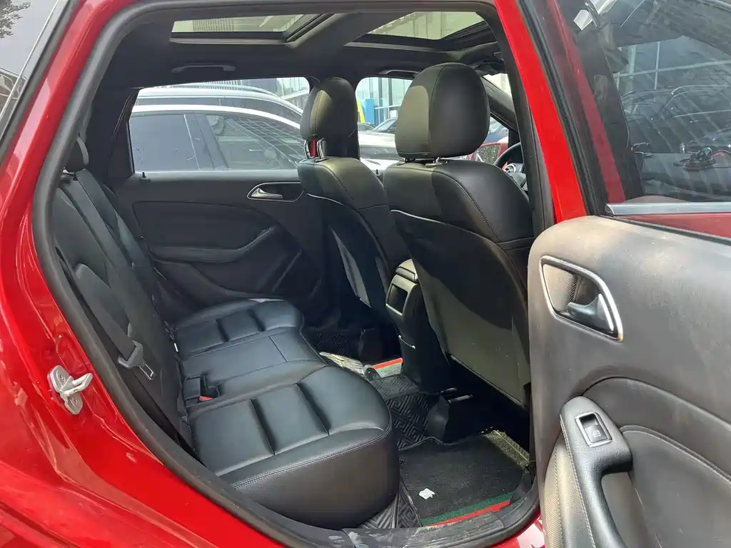 Mercedes-Benz B-Class — миниатюра 8