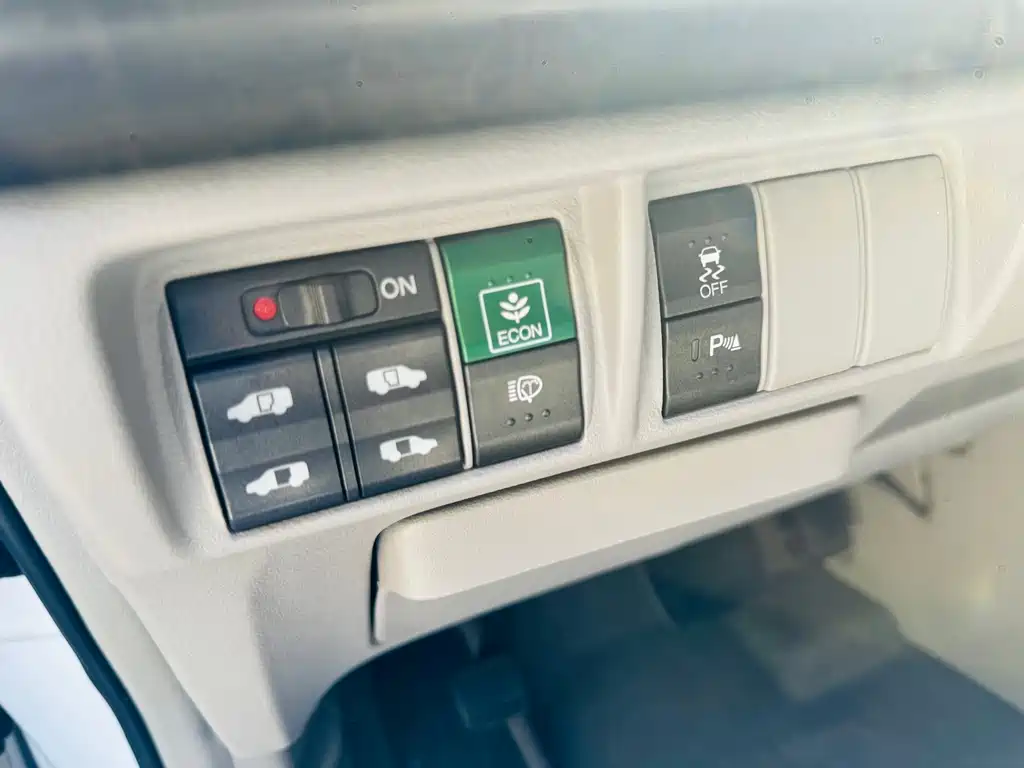Honda Elysion — миниатюра 11