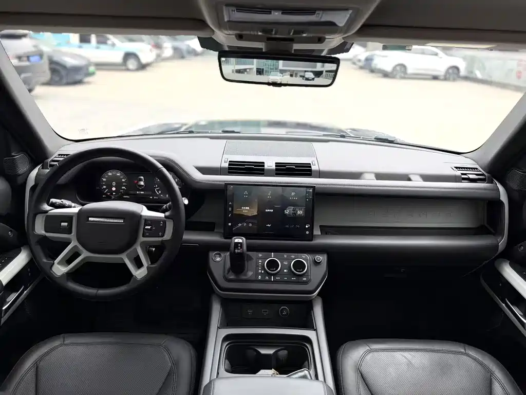 Land Rover Defender — миниатюра 4
