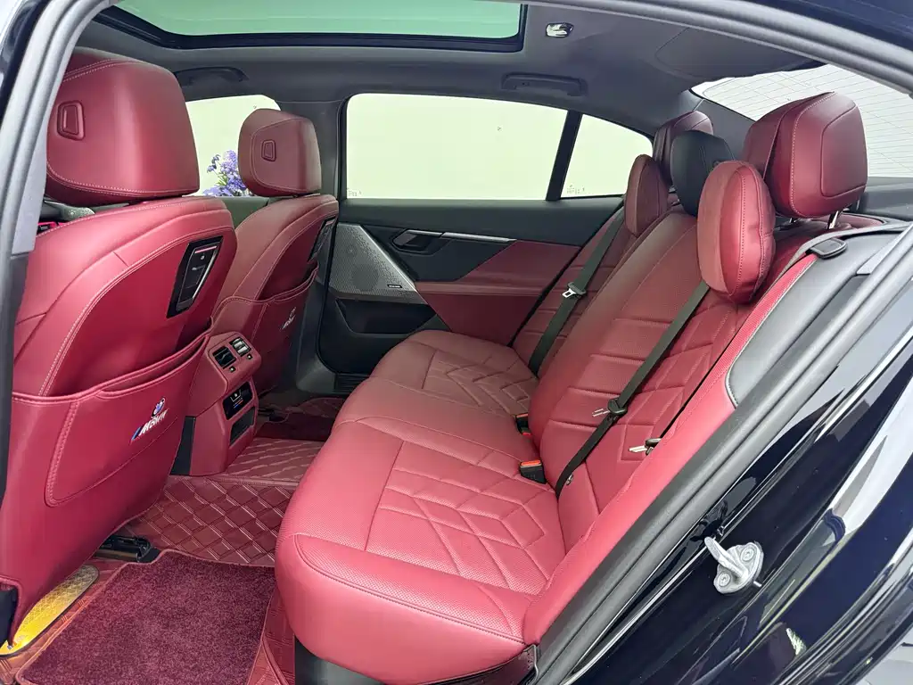 BMW 5 Series — миниатюра 19
