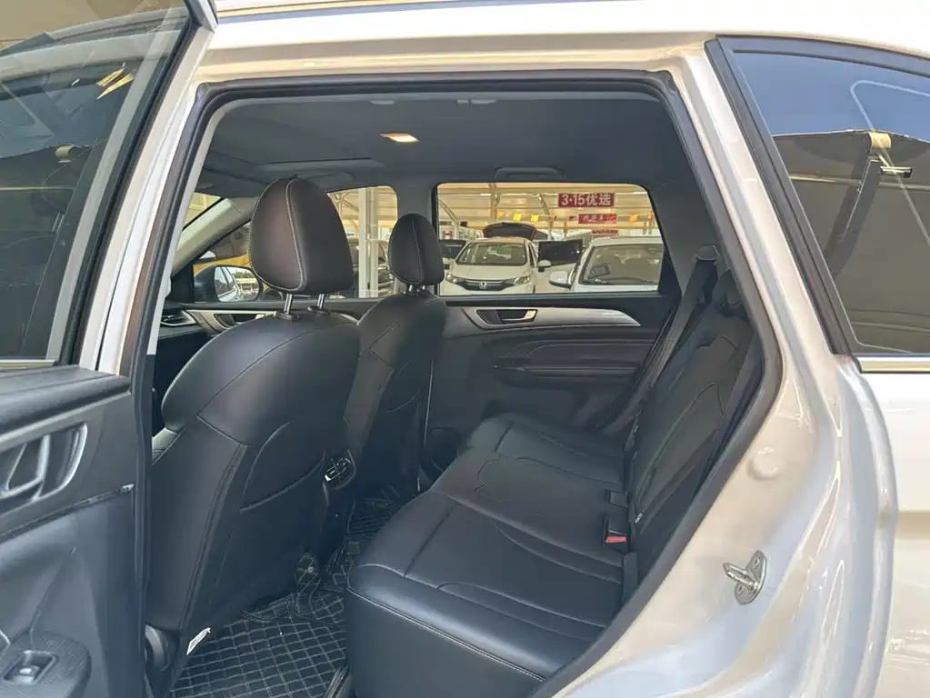 Haval M6 — миниатюра 9
