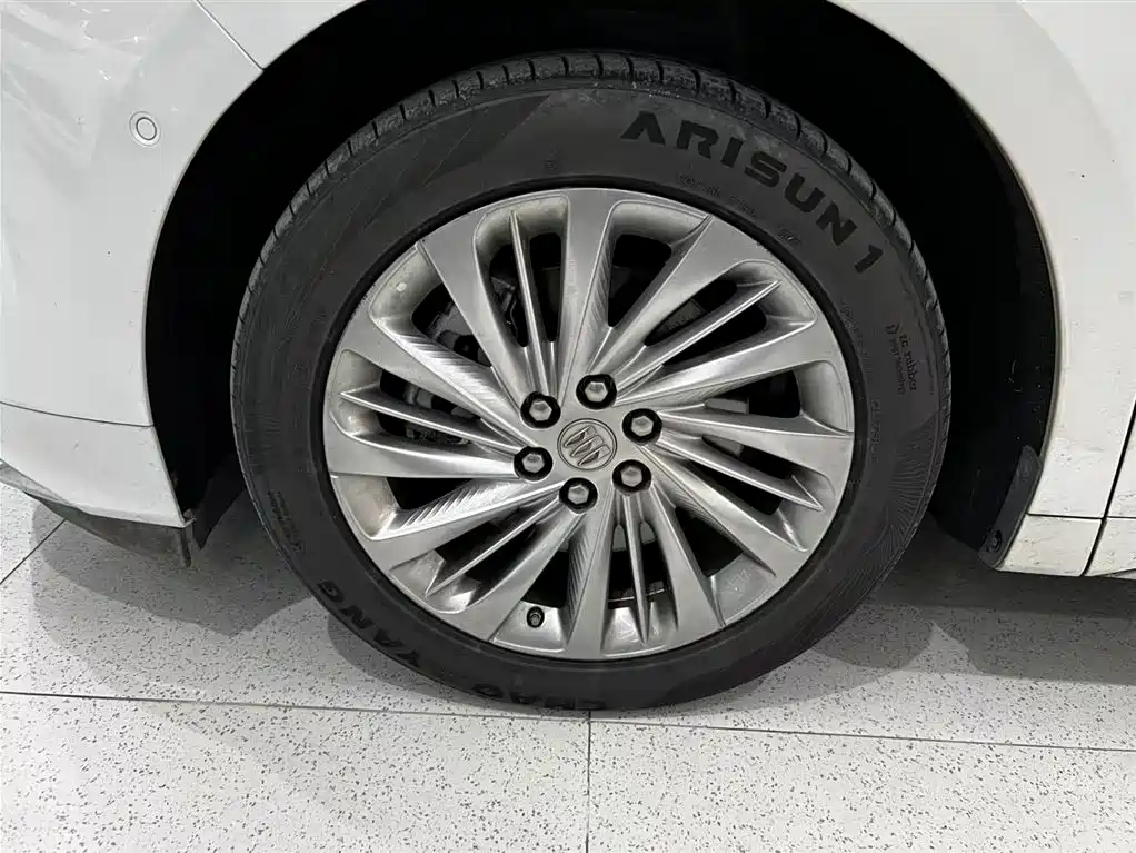 Buick Century 2023 2.0T мест