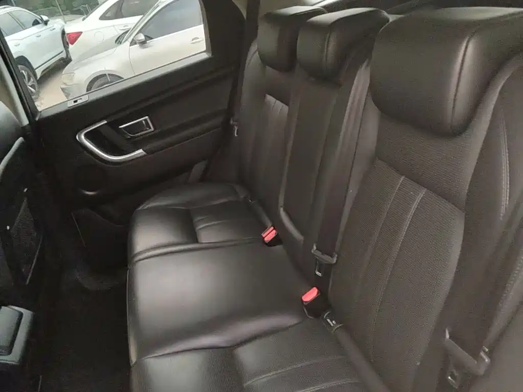 Land Rover Discovery Sport — миниатюра 13