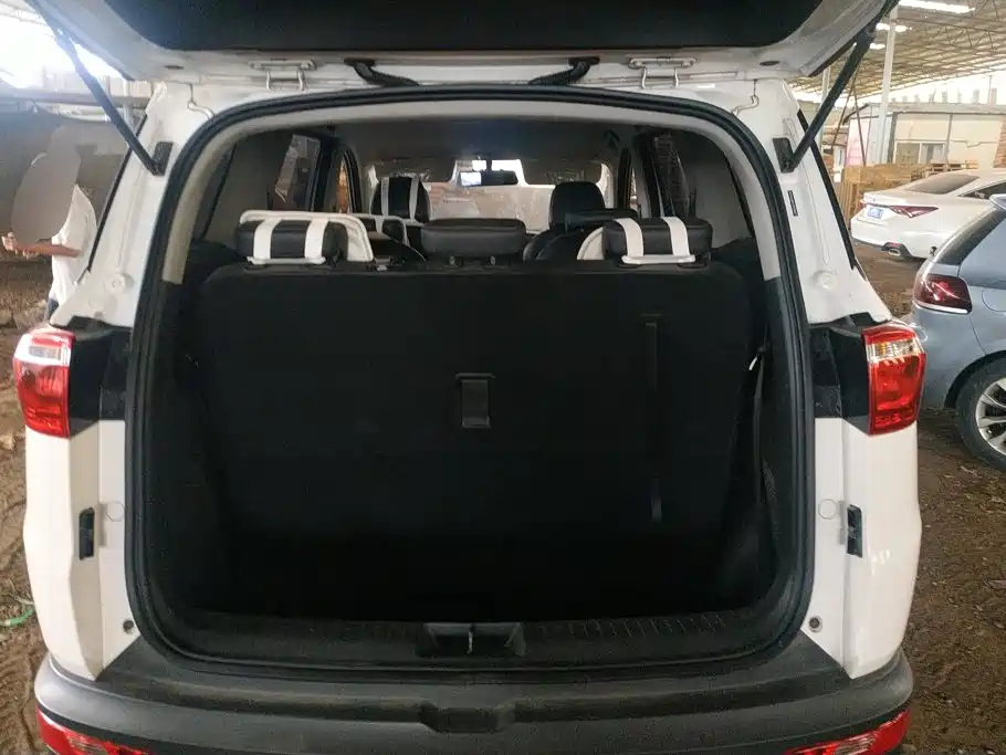 Wuling Hongguang S3 — миниатюра 4