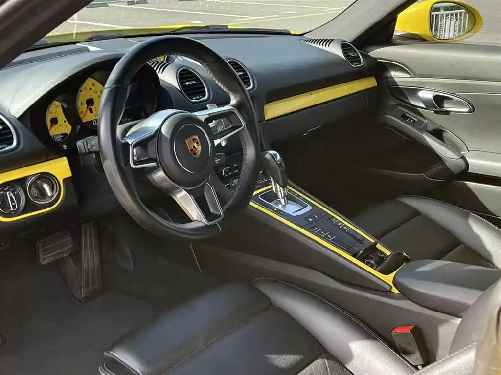 Porsche 718 2018 Cayman 2.0T