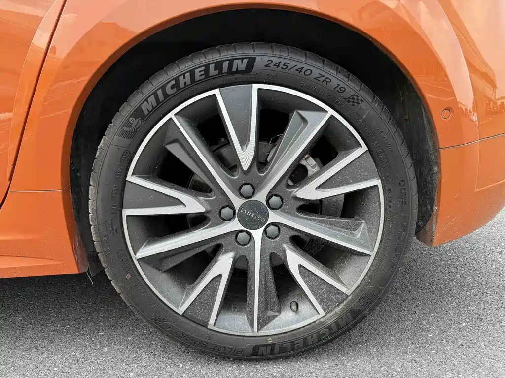 Lynk & Co 02 Hatchback — миниатюра 11
