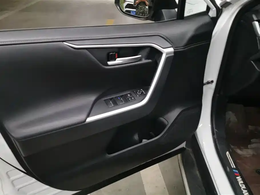Toyota Wildlander 2022 2.0L CVT Luxury PLUS