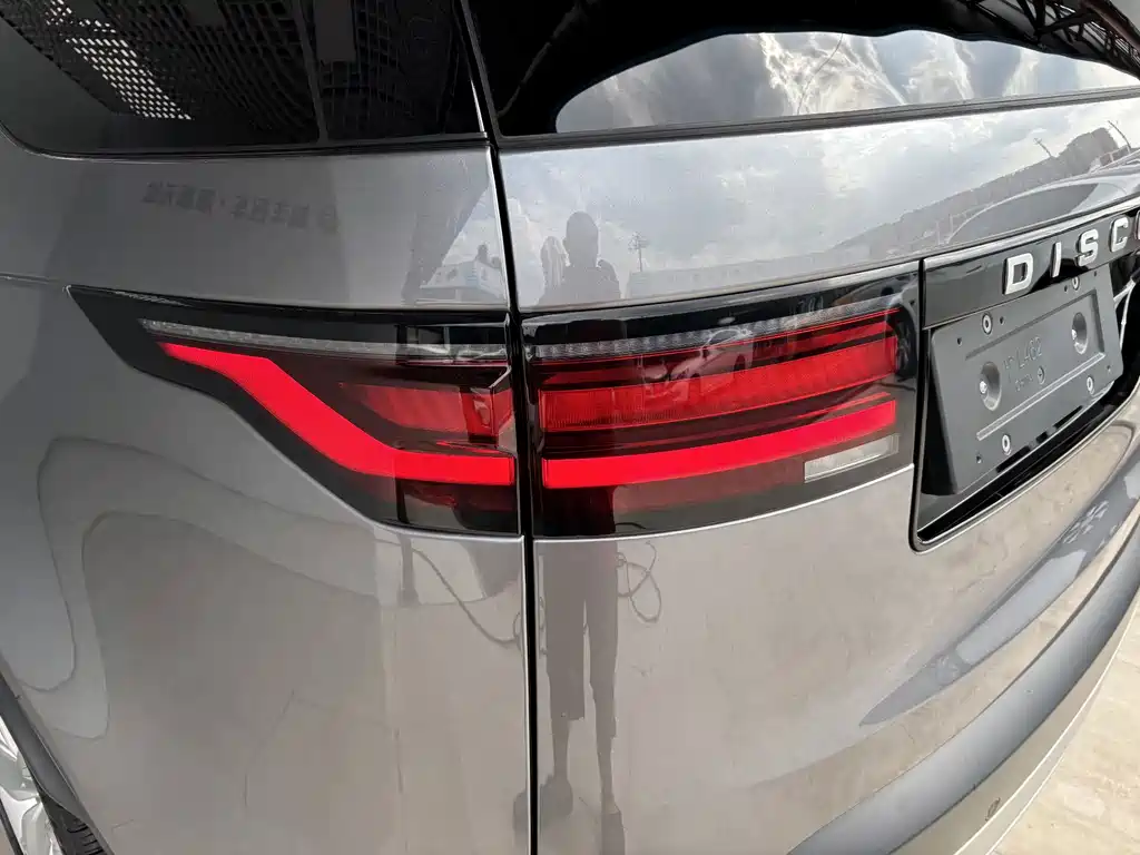Land Rover Discovery — миниатюра 7