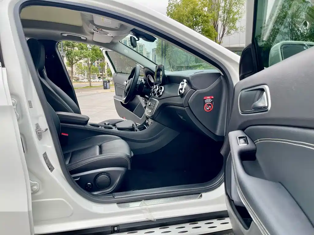 Mercedes-Benz GLA 2018 GLA 200 Fashion