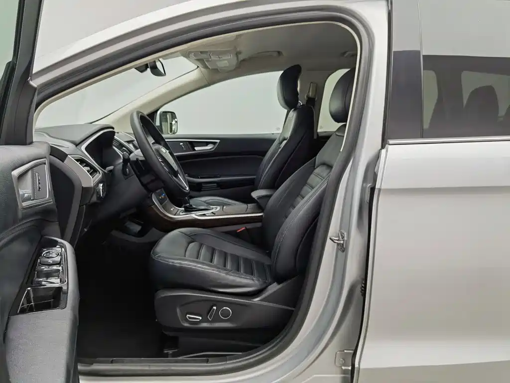 Ford Edge — миниатюра 10