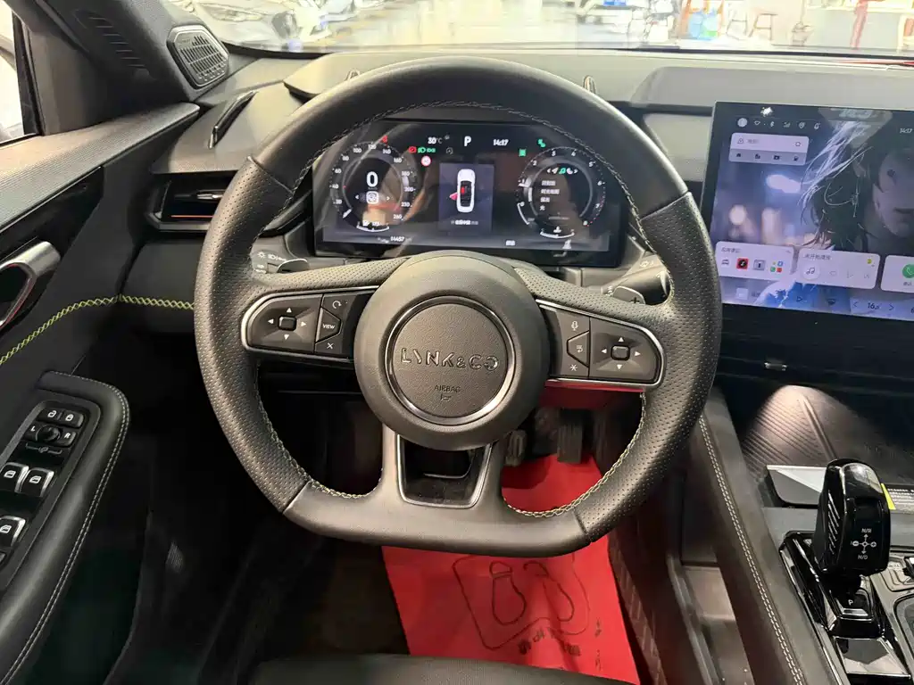 Lynk & Co 03 — миниатюра 7
