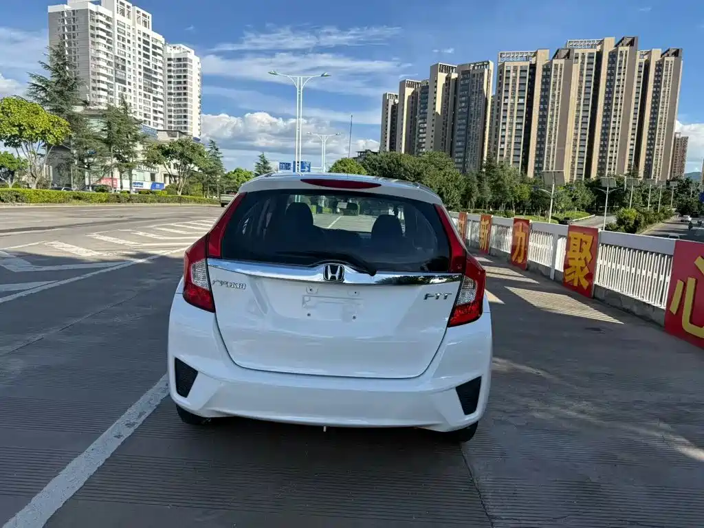 Honda Fit — миниатюра 8