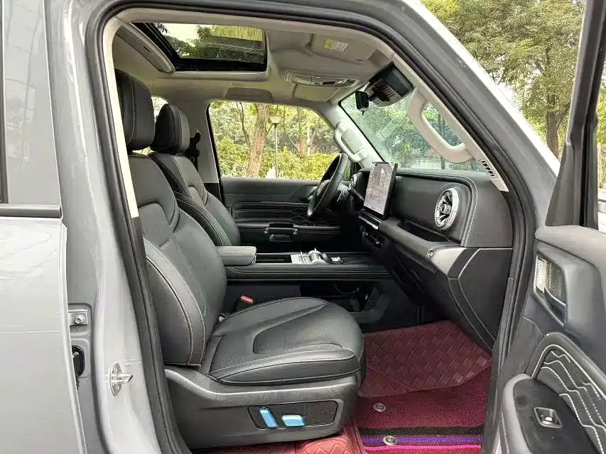 TANK TANK 300 NEW ENERGY