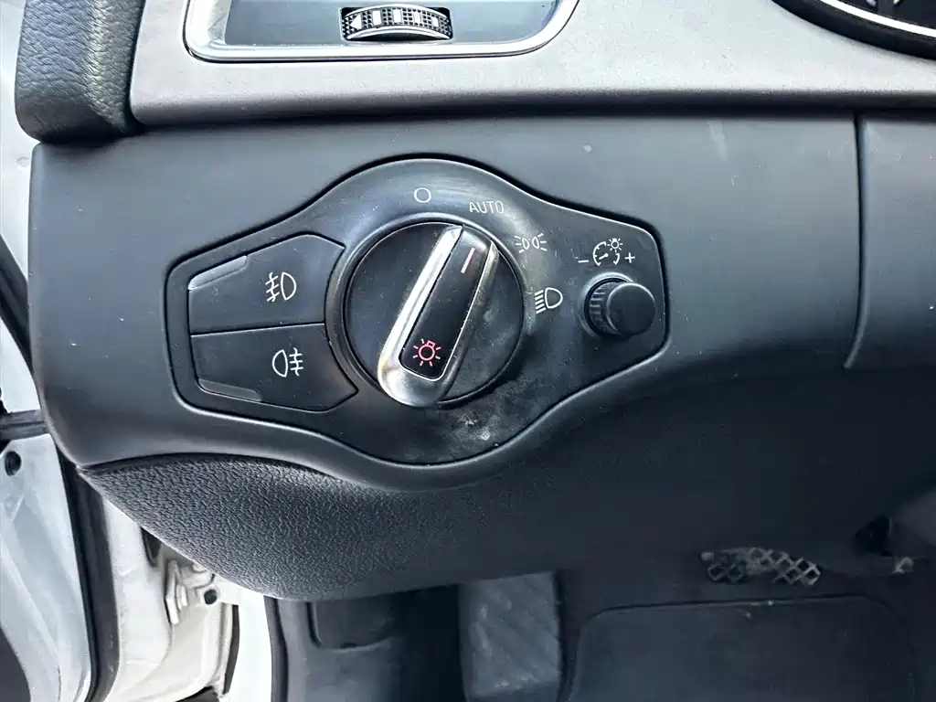 Audi A4L — миниатюра 10