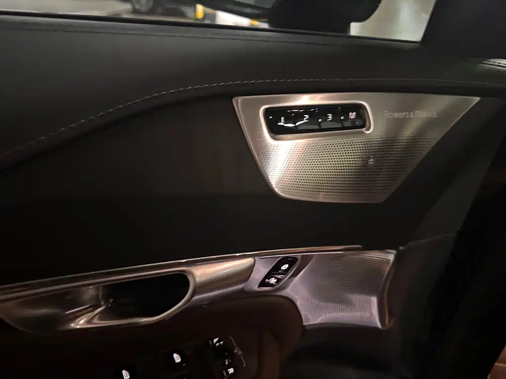 Volvo XC90 2020 T6 Luxury 7 мест