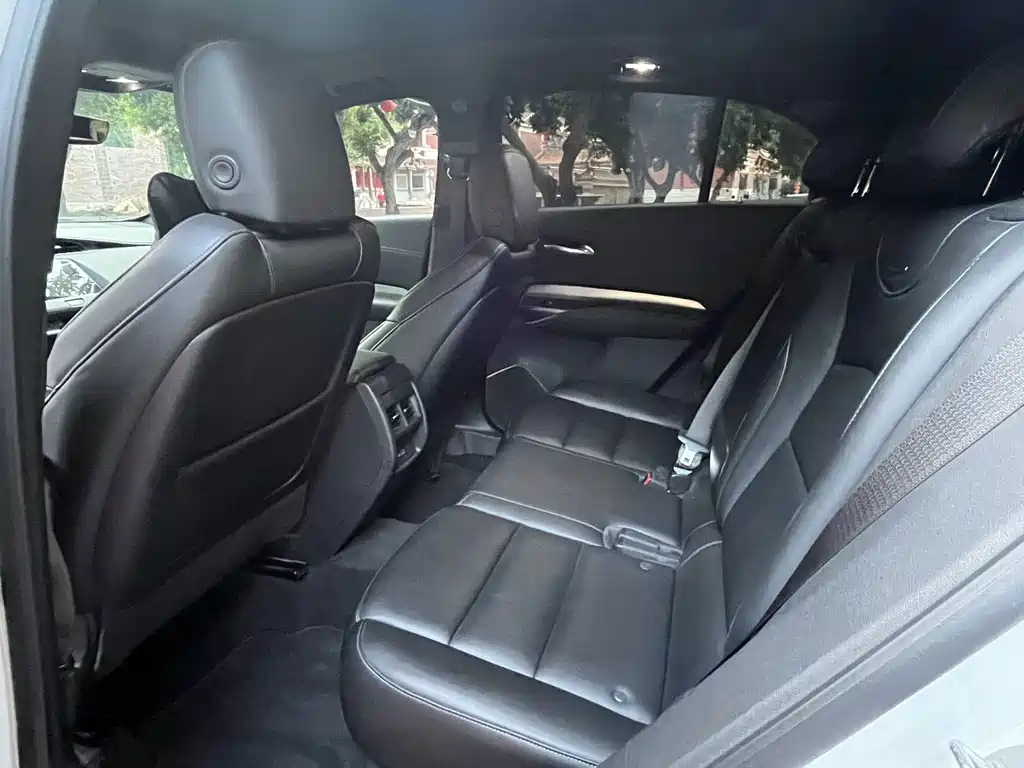 Cadillac XT4 — миниатюра 6
