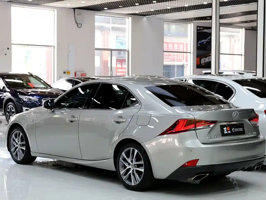 Lexus IS — миниатюра 19