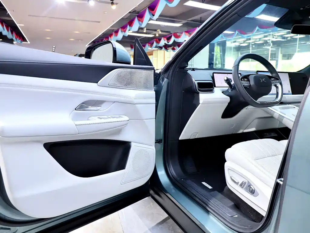 XPeng G9 — миниатюра 8