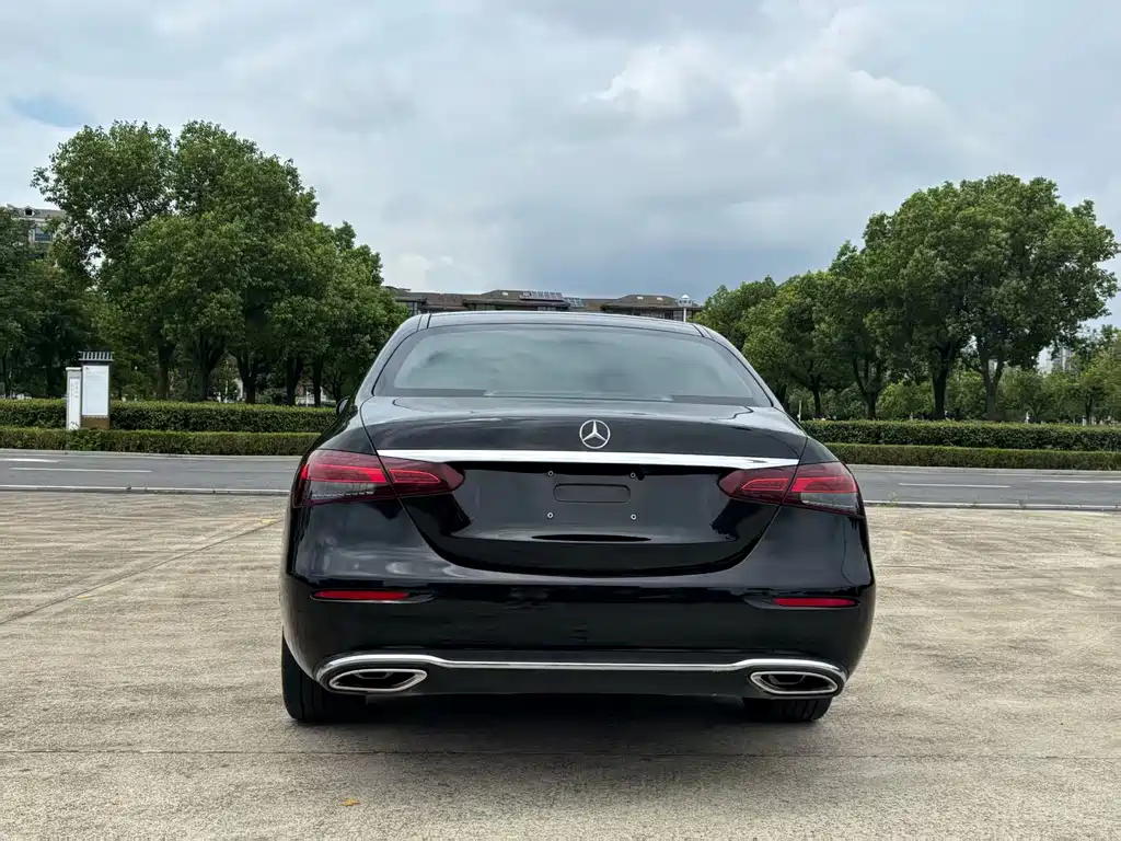 Mercedes-Benz E-Class — миниатюра 4