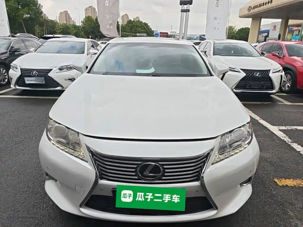 Lexus ES — миниатюра 3
