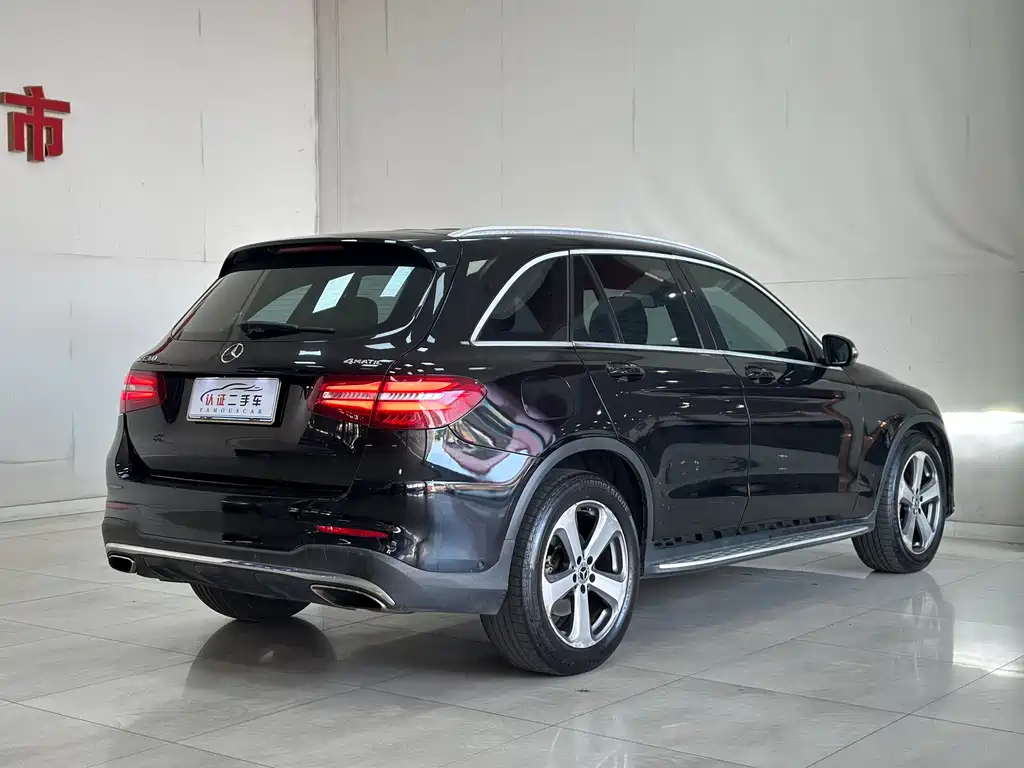 MERCEDES-BENZ GLC
