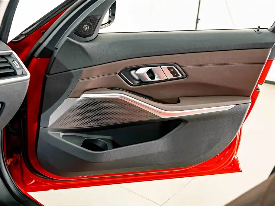 BMW 3 Series — миниатюра 17