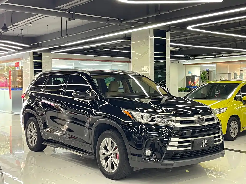 TOYOTA HIGHLANDER