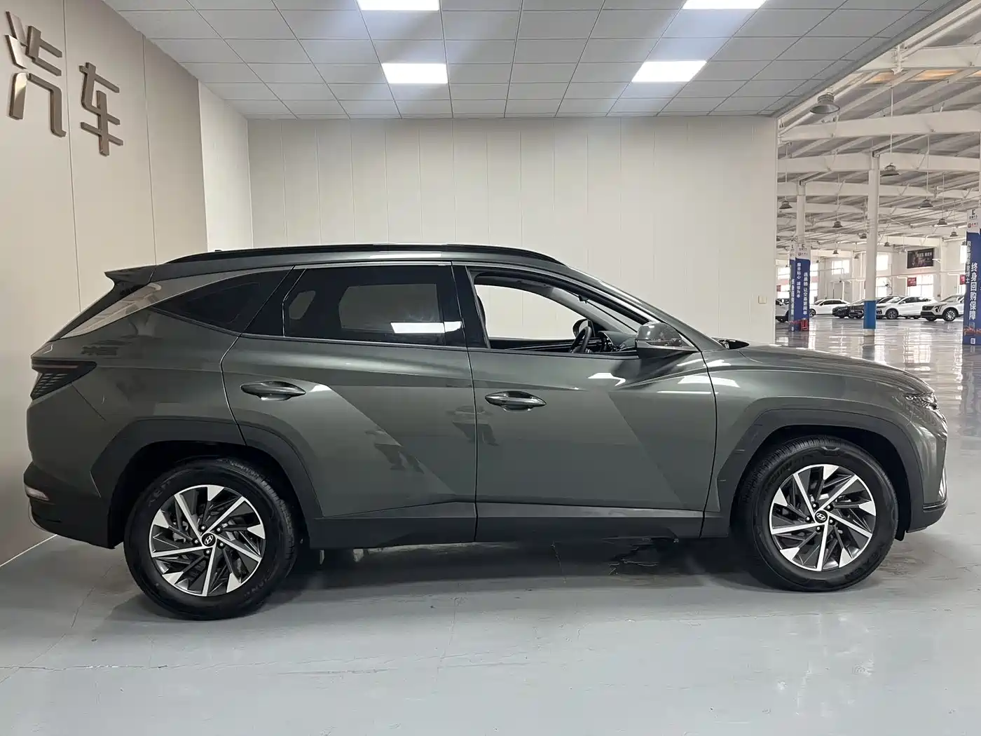Hyundai Tucson 2023 Silver/gray из Китая