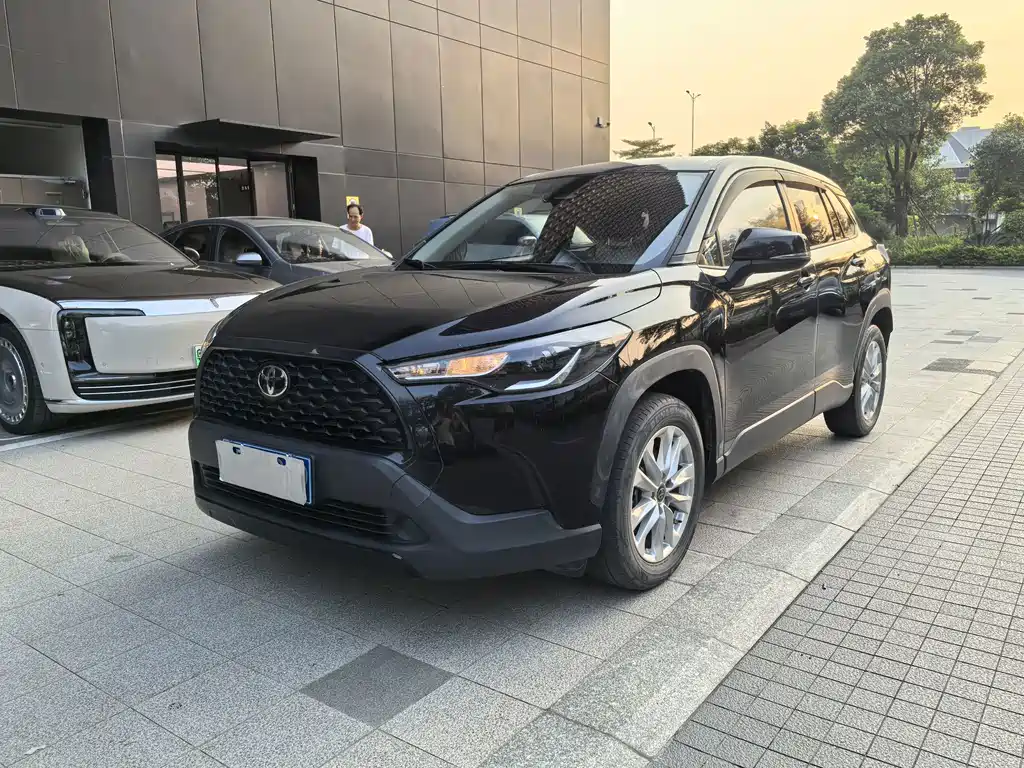2023 Toyota Corolla Cross - zdjęcie 1 z 14