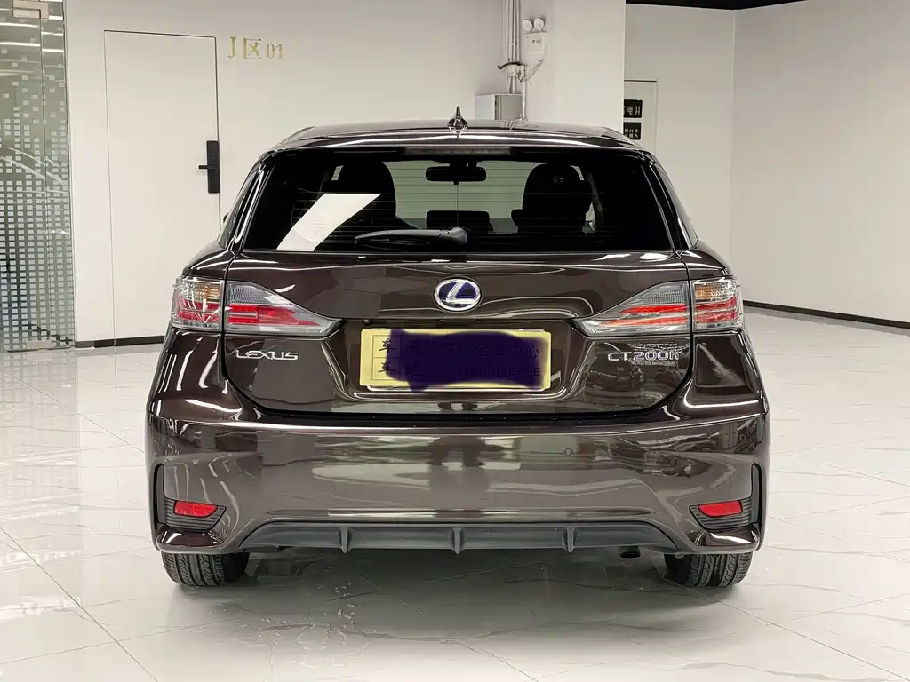 Lexus CT — миниатюра 5