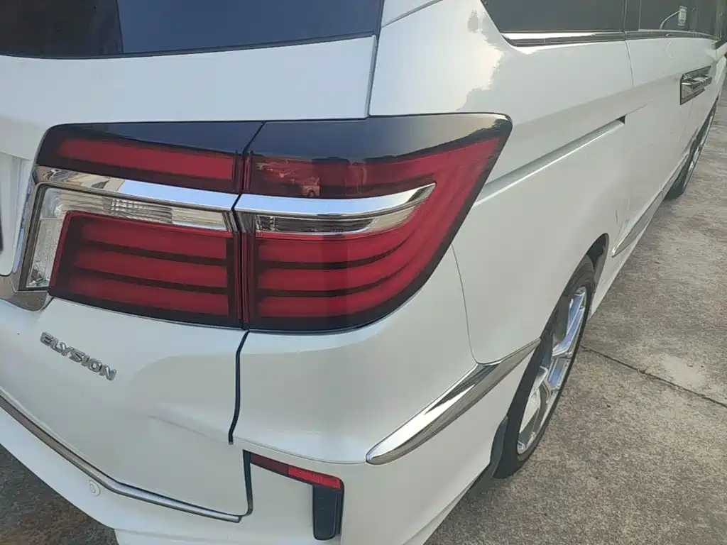 Honda Elysion — миниатюра 8