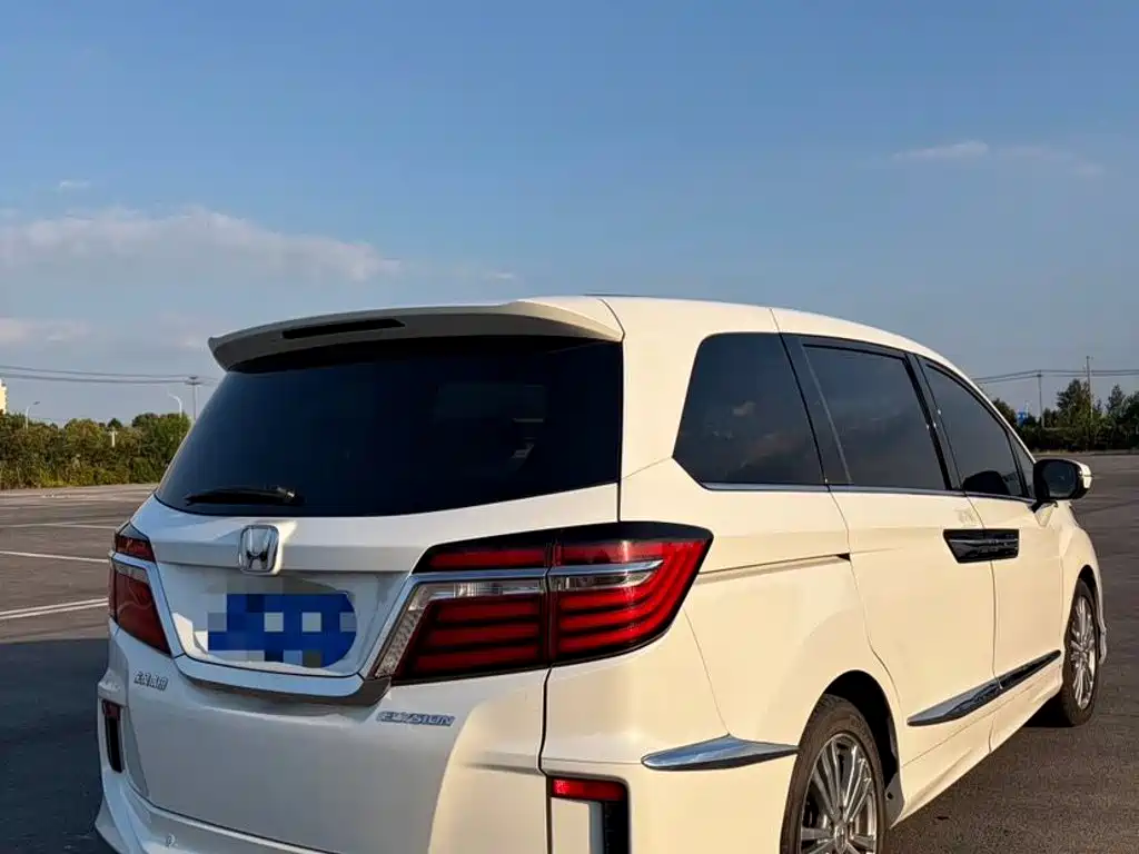 Honda Elysion — миниатюра 9