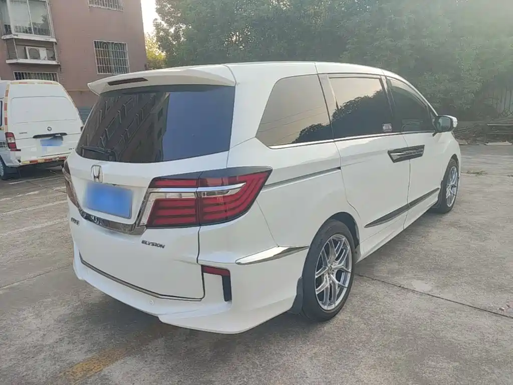 Honda Elysion — миниатюра 7