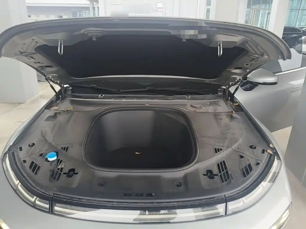 XPeng P7 — миниатюра 20