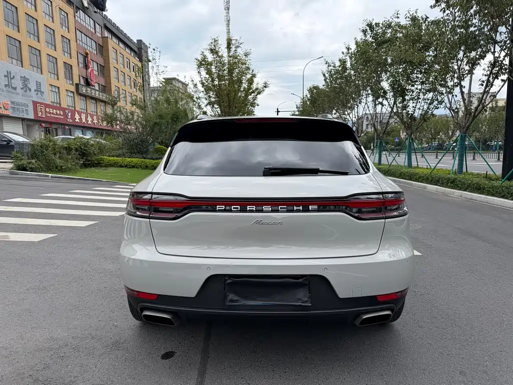 Porsche Macan — миниатюра 5