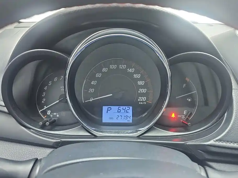 Toyota Yaris L — миниатюра 14