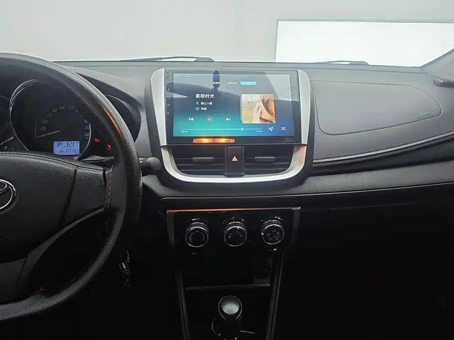 Toyota Yaris L — миниатюра 13