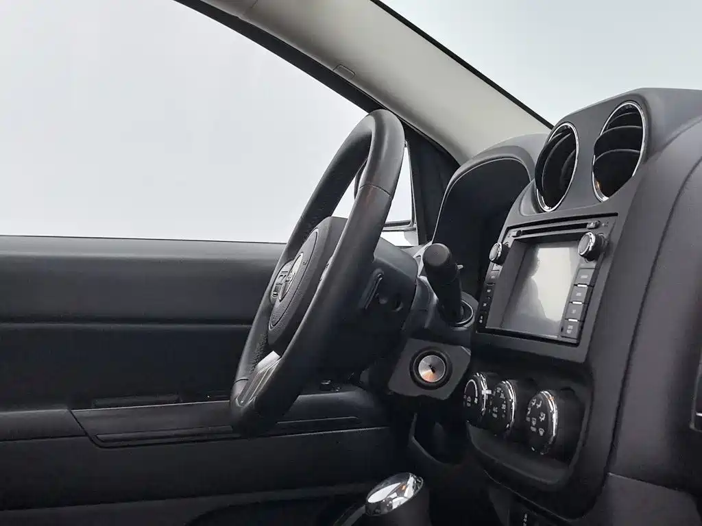 Jeep Compass (Import) — миниатюра 22