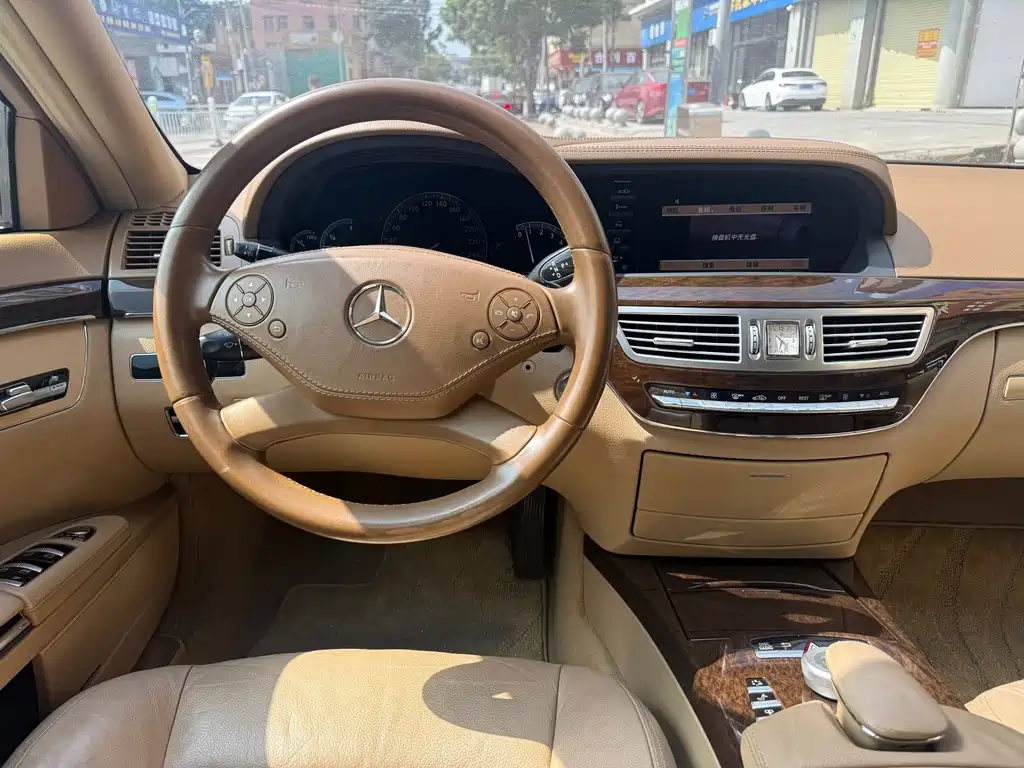 Mercedes-Benz S-Class — миниатюра 6