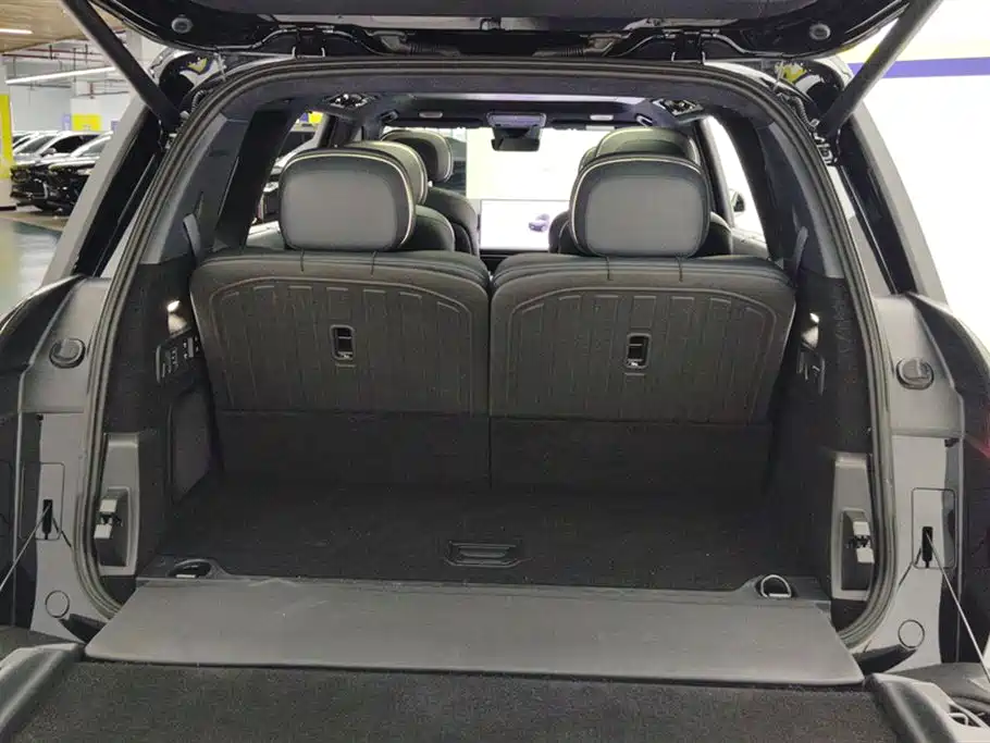 Lynk & Co 900 2025 1.5T Ultra 6 мест