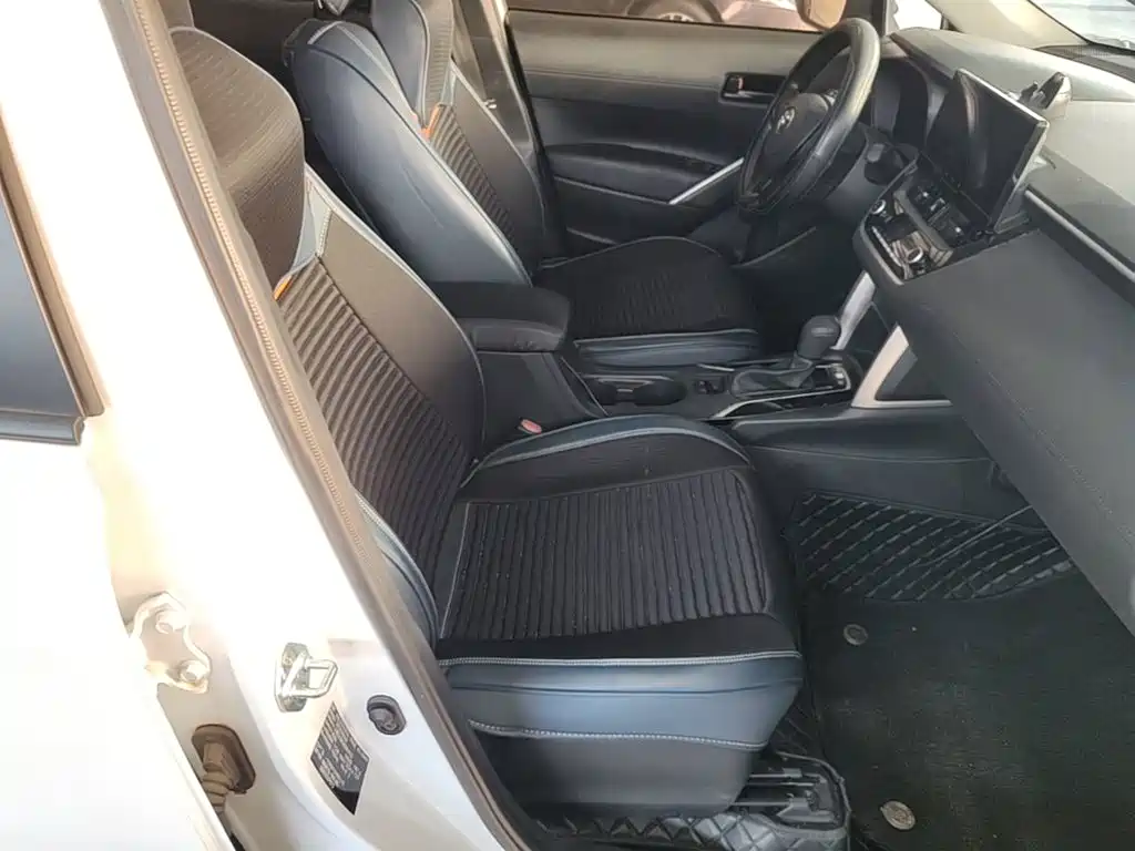 Toyota Corolla Cross — миниатюра 25